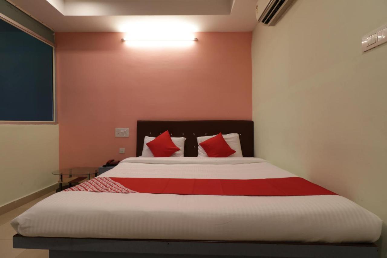 Oyo 29259 Hotel Rama Royal Nellore Eksteriør billede