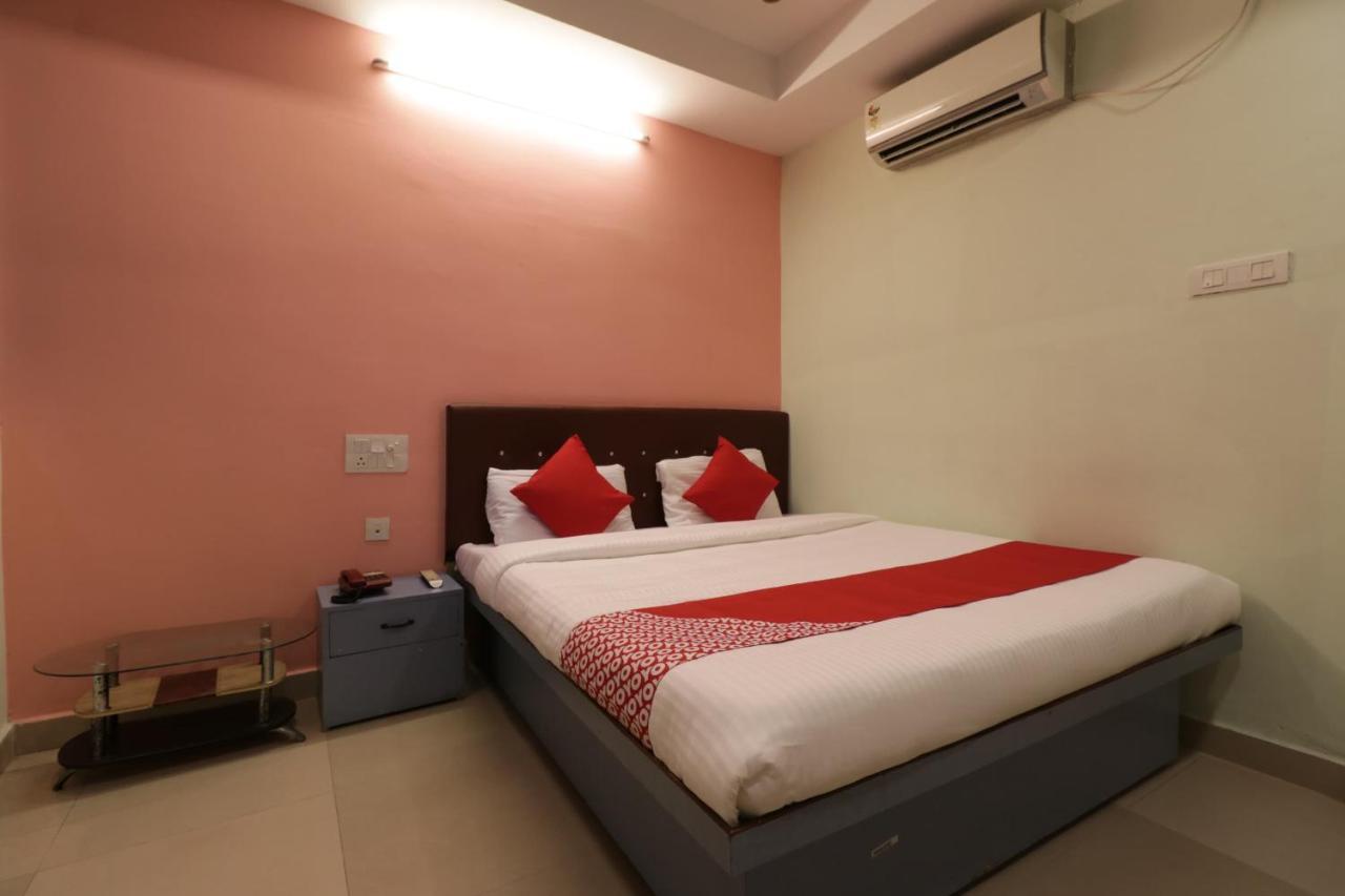 Oyo 29259 Hotel Rama Royal Nellore Eksteriør billede