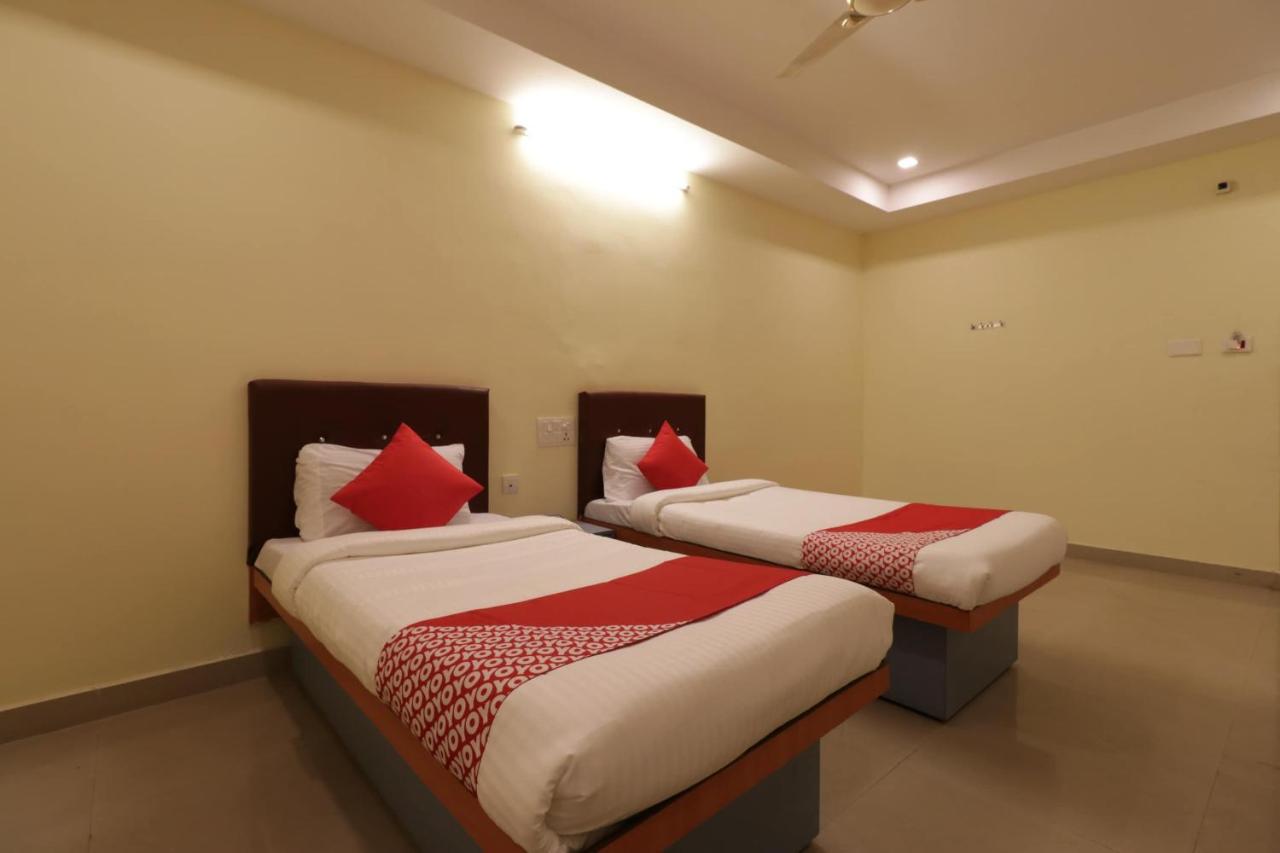 Oyo 29259 Hotel Rama Royal Nellore Eksteriør billede